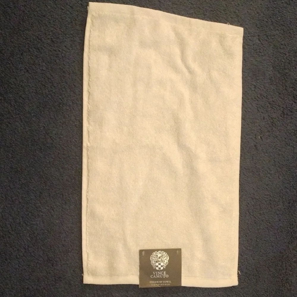 Vince Camuto Soft Cream Fingertip Towel